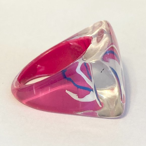 Vintage Lucite Acrylic Ring Size 6 Retro Abstract Hand Painted Pink Blue White - Picture 10 of 12